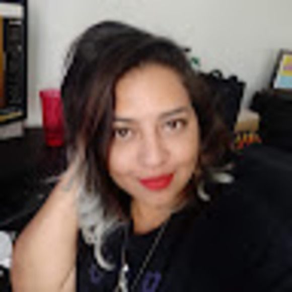 Meet your Posher, Ligia [lee.hee.uh] - Picture 1 of 1